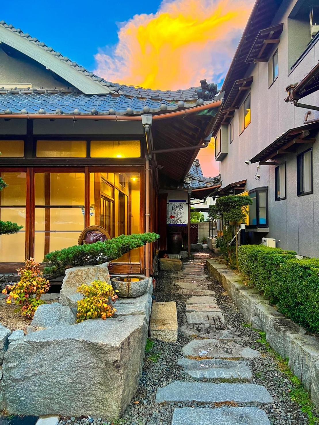 Guesthouse Omoya--全個室--囲炉裏のぬくもりと共にグループの絆を深める古民家宿でゆっくりとした時間を-6名部屋-6名部屋-8名部屋--最大20名-ペット同伴可は一室のみ- Matsuyama  Esterno foto